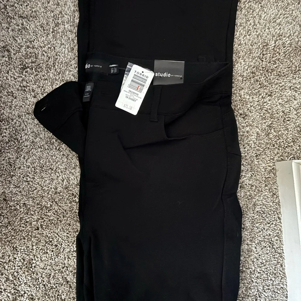 Torrid Bombshell Boot Studio Luxe Ponte High Rise Pant Black 18w ExShort - Picture 2 of 2